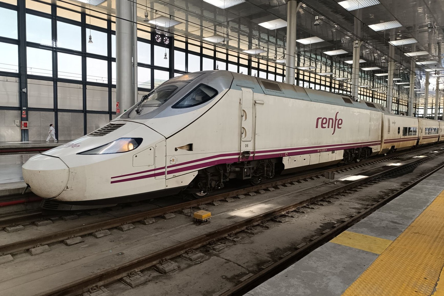 Transport kolejowy rozkłady nowe inwestycje — Jakie inwestycje w kolejach wpływają na szybkość podróży w regionie?